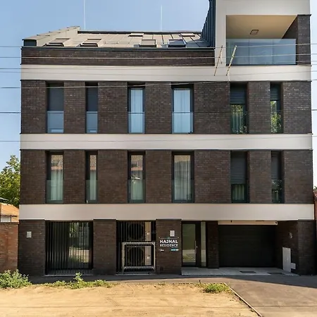 Hajnal #5 Deluxe With Balcony By Mital *